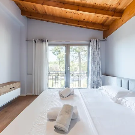 Beni's By Ps Apartment Golem (Tirana)