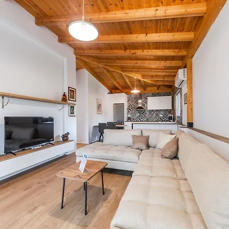 Beni's By Ps Lejlighed Golem (Tirana)